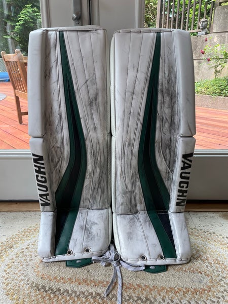 The ultimate soft pad. Vaughn Velocity V9 Pro Carbon goalie pads