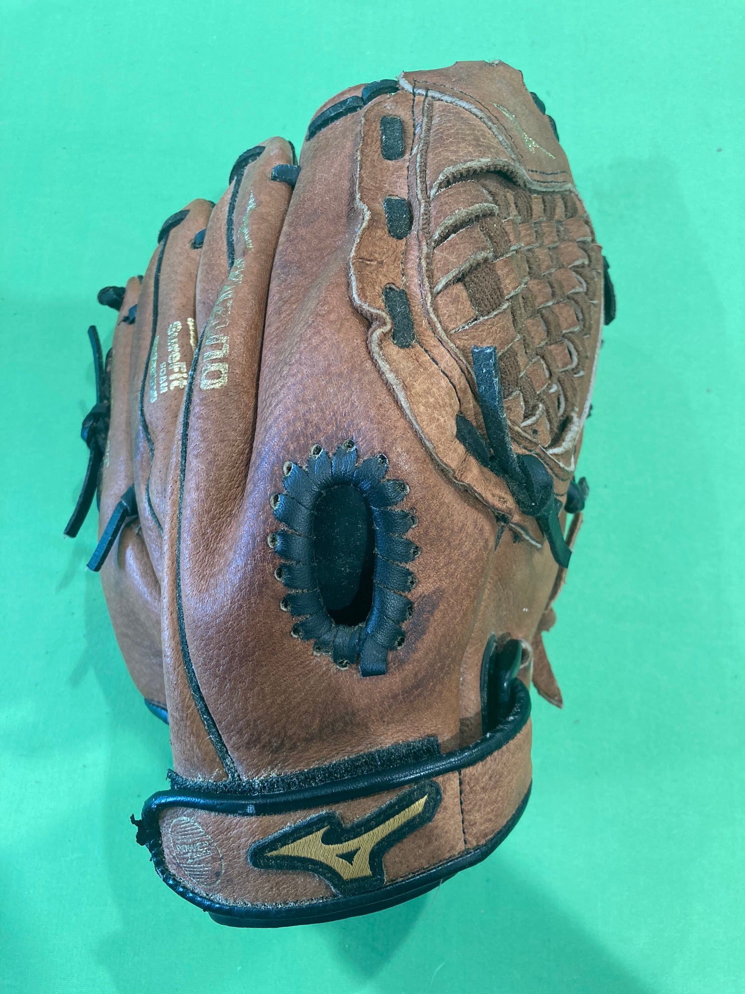 SSK White Line 11.25 Baez Baseball Glove: S19OP1901