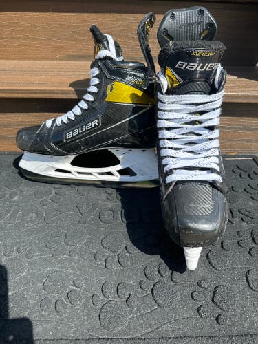 Used Bauer   Size 10 Supreme UltraSonic Hockey Skates
