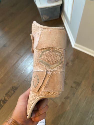 White Used Senior EvoShield Shin Guards Leg guard
