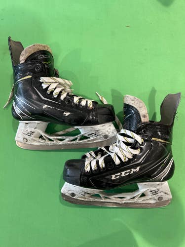 Junior Used CCM Hockey Skates D&R (Regular) 4.5