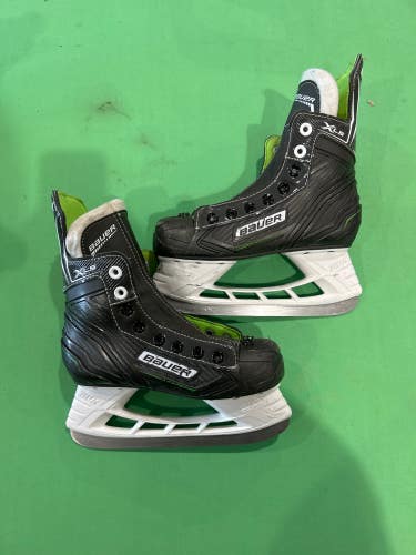 Junior Used Bauer Hockey Skates D&R (Regular) 1.0