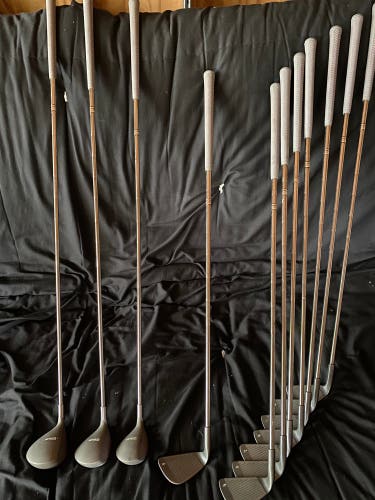 Used Right Handed Ladies Flex 11 Pieces Aggressor sg  Clubs (Full Set)