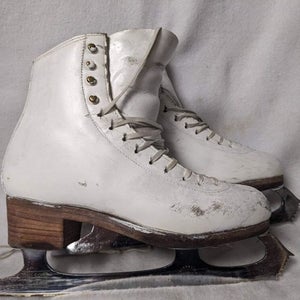 Wilson Skates S.P.Teri Figure Ice Skates Size 3 Color White Condition Used