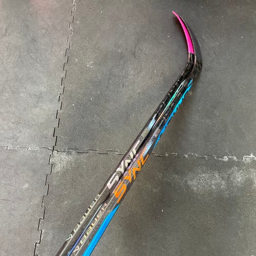 Pair of Custom Bauer Nexus Sync Sticks RH P90TM 77 Flex