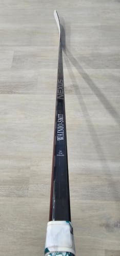 Custom Intermediate Used Right Handed Bauer Nexus 2N Pro Hockey Stick P14