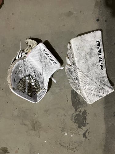 Bauer S27 Goalie Gloves