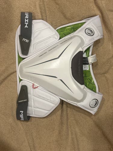 New Adult Medium Maverik M5 Speed Shoulder Pads (EKG Certified)