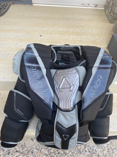 Bauer supreme mach goalie chest