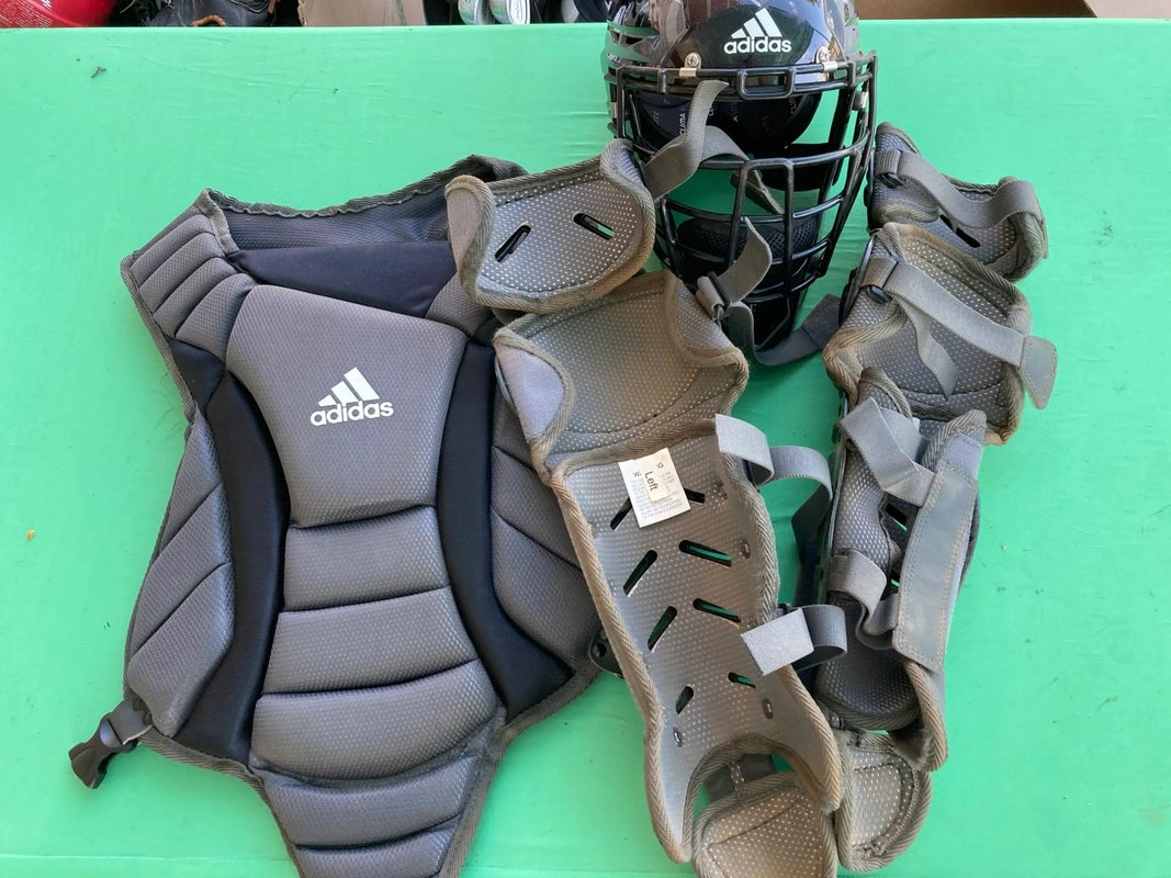 Adidas Youth Catcher Gear Set Black Baseball Captain's Catcher Combo  Ages Med