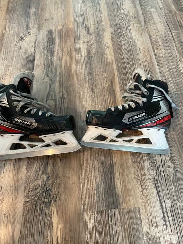 Used Bauer Regular Width Size 4.5 Vapor X2.9 Hockey Goalie Skates