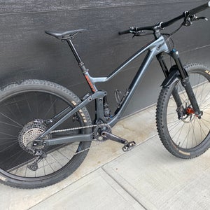 2022 Scott Genius 910 Mountain Bike - Medium