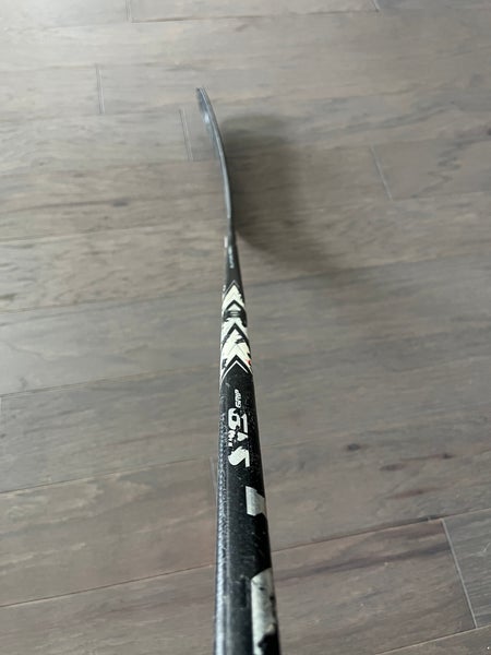 Used Senior Easton Right Handed Ultra Lite Hockey Stick | SidelineSwap