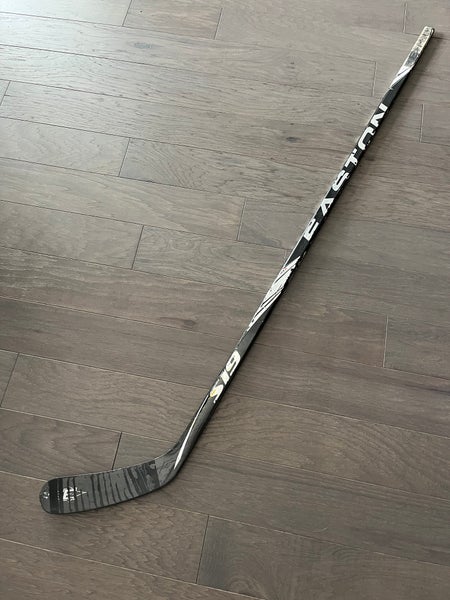 Senior Right Handed P92 S19 Hockey Stick