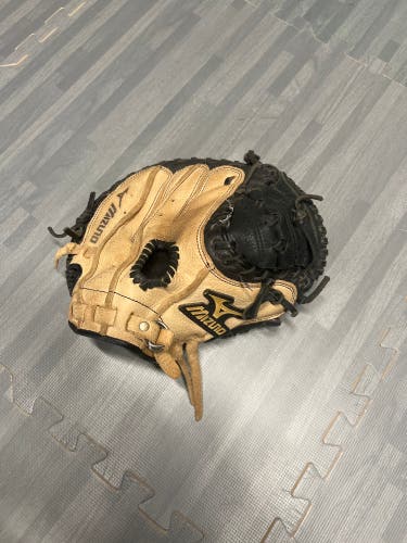 Youth Mizuno Prospect Catcher’s Mitt 31.5”