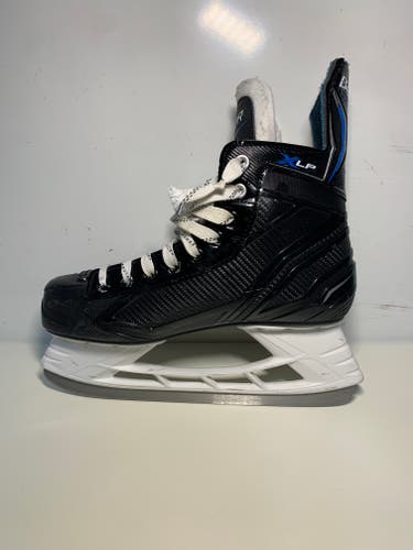 Senior Used Bauer X-LP Hockey Skates Regular Width Size 8.5