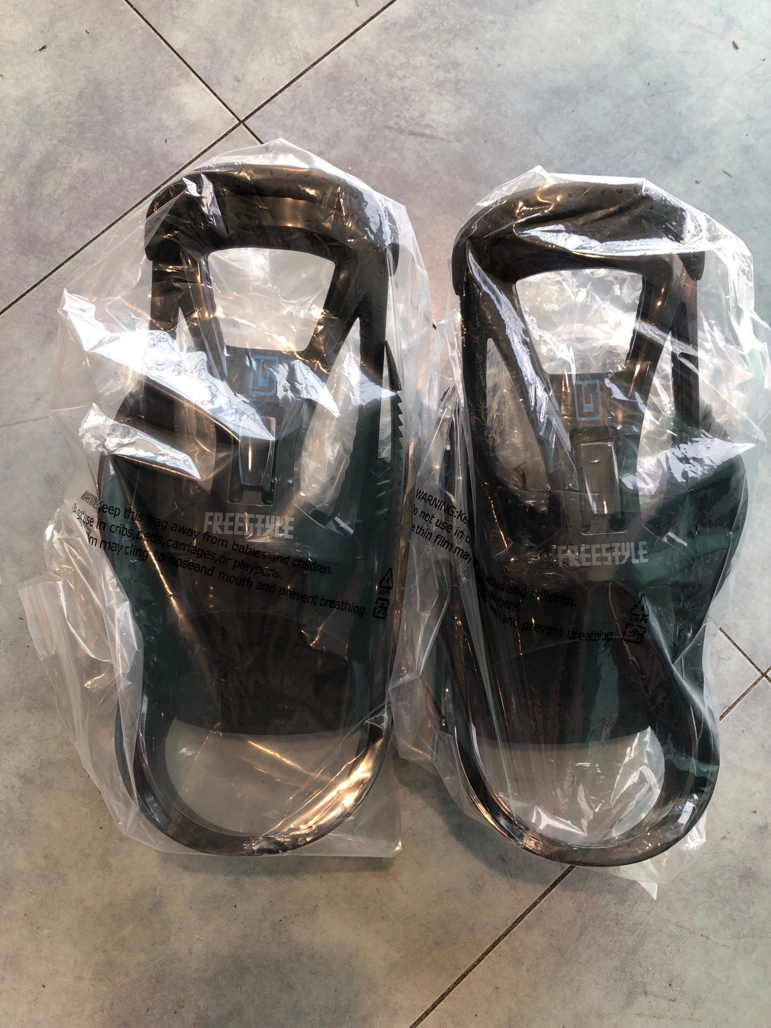 New Men's Small Burton Freestyle Snowboard Bindings | SidelineSwap