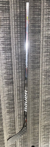 Senior Right Handed P92 Vapor Hyperlite Hockey Stick