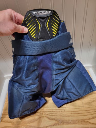 Youth Used Medium Bauer Supreme 1S Hockey Pants