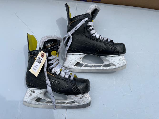 Junior Used Bauer Supreme S27 Hockey Skates D&R (Regular) 3.0