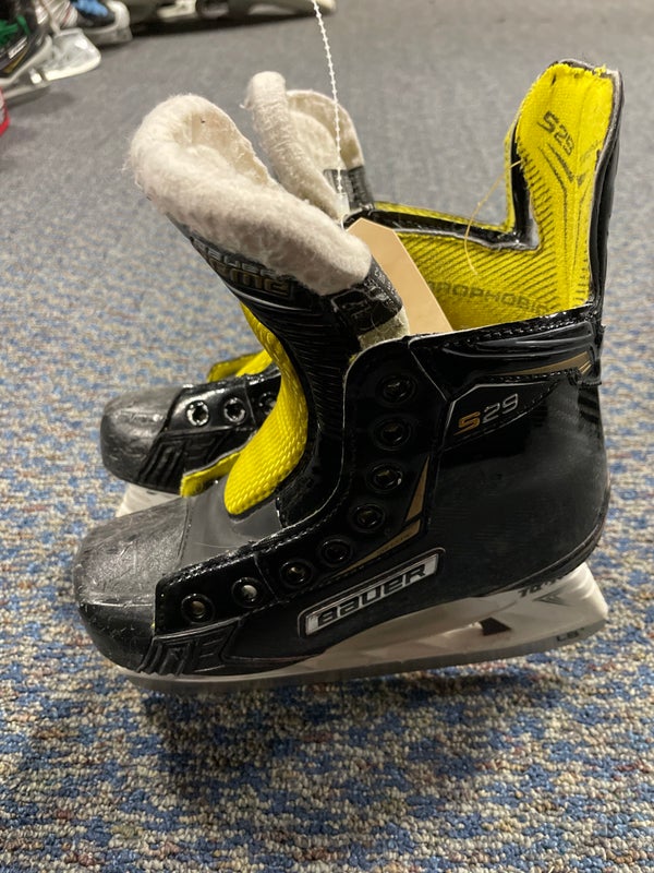 Junior Used Bauer Supreme S29 Hockey Skates D&R (Regular) 1.5