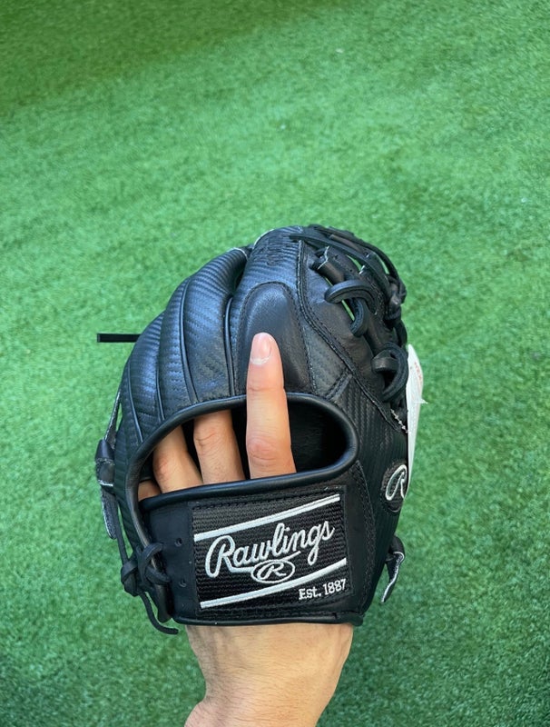 What Pros Wear: Carlos Correa's Rawlings Pro Preferred PROS315