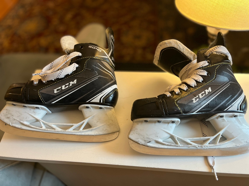 Used CCM Size 1 9040 Hockey Skates