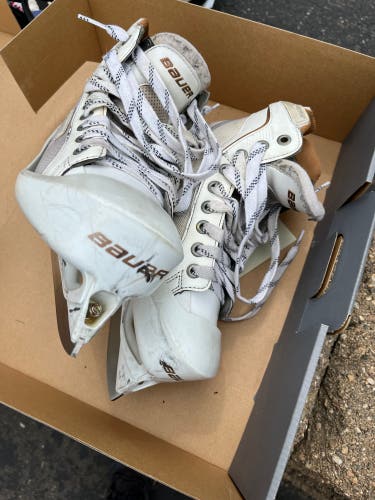 Junior Bauer Regular Width Size 5 Supreme One60 Hockey Goalie Skates