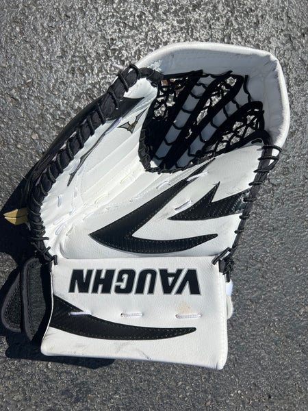 Used Vaughn Velocity V5 Regular Goalie Glove