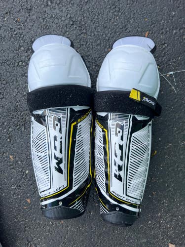 Used CCM Tacks 9060 Shin Pads
