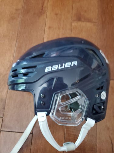 Used Medium Bauer Re-Akt 85 Helmet