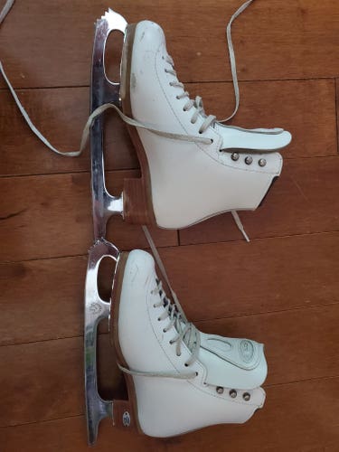 Used Riedell Figure Skates Size 1.5
