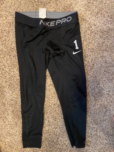 Black Used Men's Nike Large Compression 3/4 Leggings