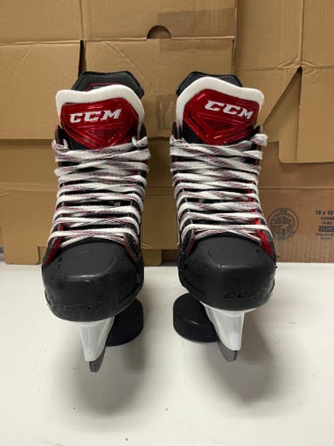 Junior New CCM JetSpeed Control Hockey Skates Regular Width Size 4