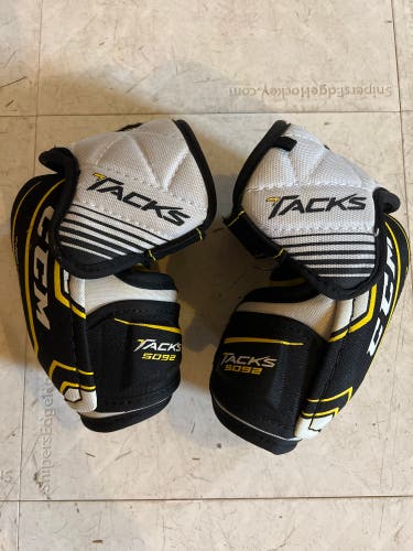 Used Junior Small CCM Tacks 5092 Elbow Pads
