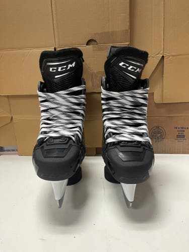 Intermediate New CCM RibCor 100k Pro Hockey Skates Regular Width Size 6.5