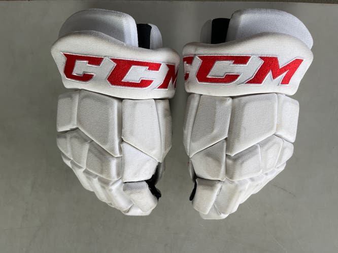 CCM Hockey gloves White 12”