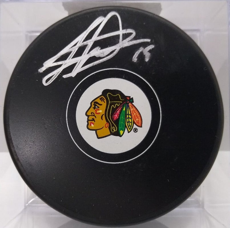 Jonathan Toews Signed Team Canada NHL Hockey Puck  Autograph Frameworth