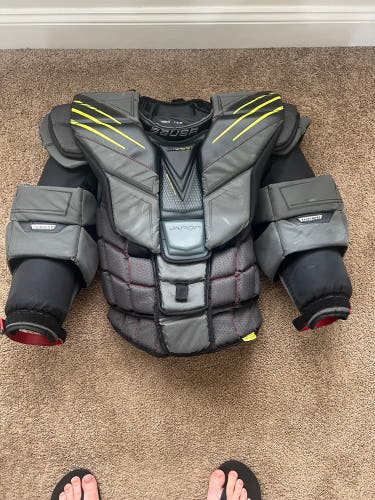 LIKE NEW Bauer Pro Stock Hyperlite Goalie Chest Protector