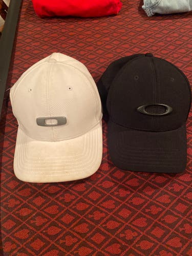 Black Used Large/Extra Large Oakley Hat