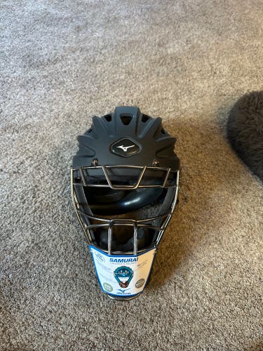 New Mizuno Samurai Catcher's Mask