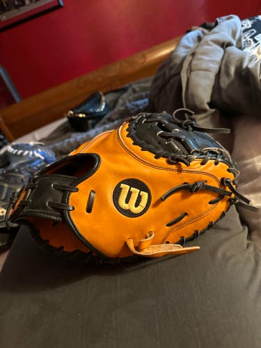 Used Right Hand Throw 32.5" A2000 Catcher's Glove