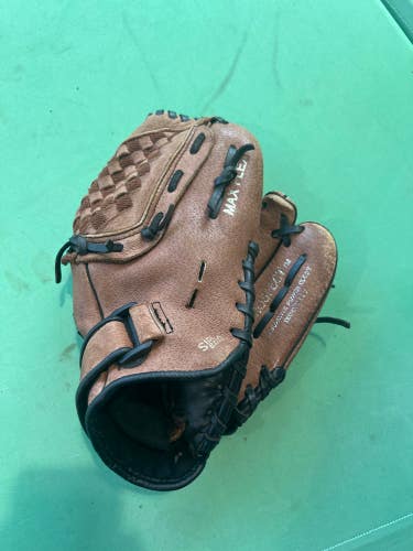 Used Mizuno Prospect Right Hand Throw Pitcher Baseball Glove 10"