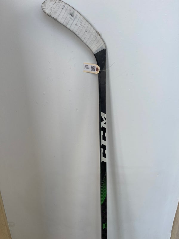 Best Easton Mako M2 Junior Composite Hockey Stick Used One Season. Good For  Kids Under 12. This Stick Was $159 Brand Newasking 60 Bucks for sale in  Quinte West, Ontario for 2023