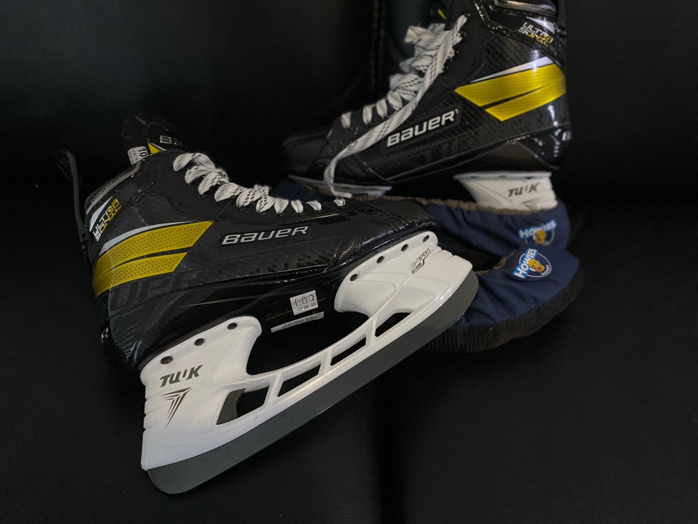Senior Bauer Size 10 Supreme UltraSonic Hockey Skates + Extras