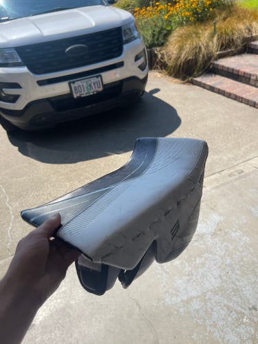 Bauer 3s goalie blocker