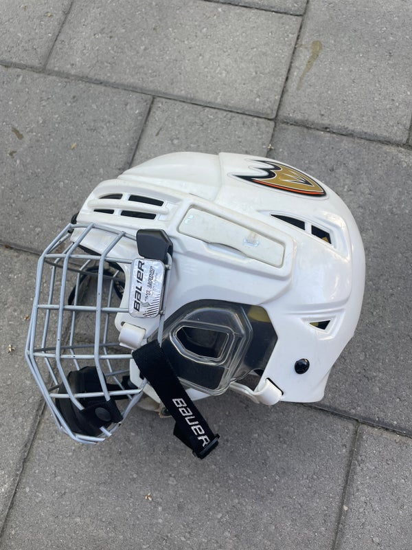 Used Youth Bauer Re-Akt Helmet
