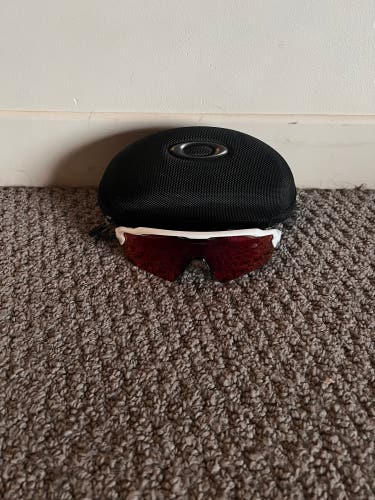 Used Oakley Radar EV Youth Baseball Sunglasses With Case (Lenses Are Scratched)