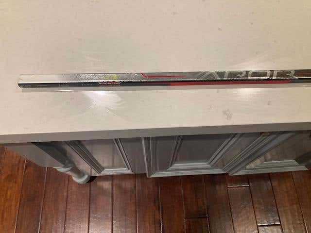 Used Bauer Left Hand Vapor Hyperlite Hockey Stick P28 50 Flex