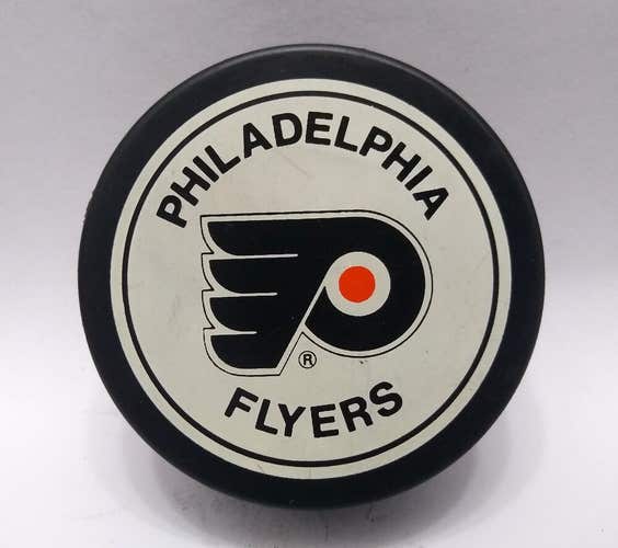 1985-92 PHILADELPHIA FLYERS Large Logo Official NHL Hockey GAME PUCK Ziegler GT1